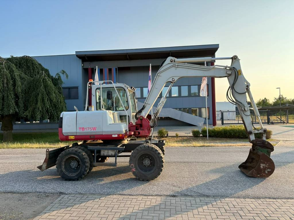 Takeuchi TB 175 W 8,7 ton. Klima Turbo 77 PS - Excavadora de ruedas: foto 2 Takeuchi TB 175 W 8,7 ton. Klima Turbo 77 PS - Excavadora de ruedas: foto 2
