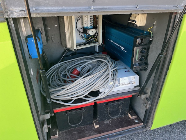 NEOPLAN N316 Ü - Koferenz-, Ausstellungsbus - Wohnmobil - Autobús: foto 3 NEOPLAN N316 Ü - Koferenz-, Ausstellungsbus - Wohnmobil - Autobús: foto 3
