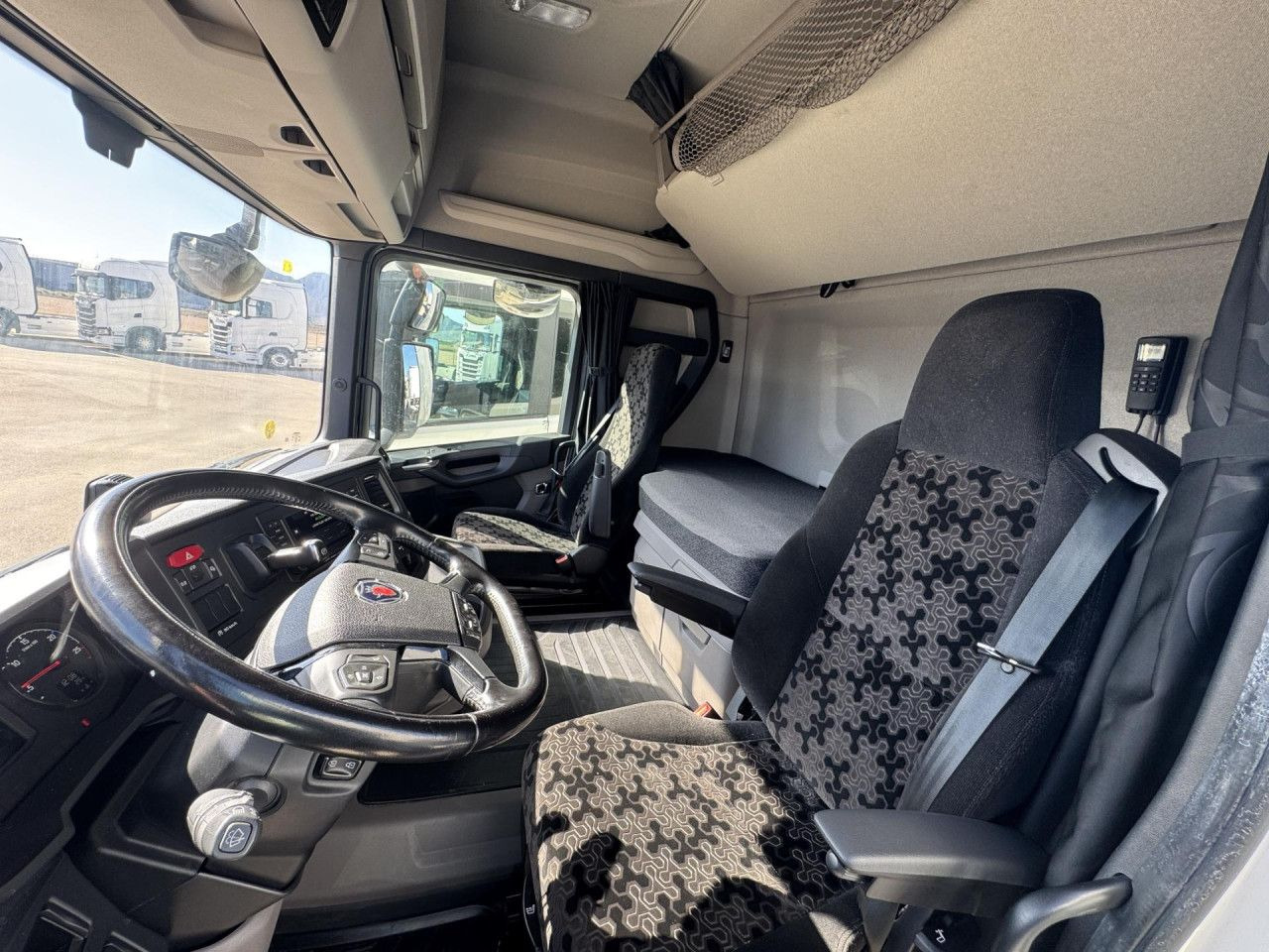 Cabeza tractora Scania R 460: foto 9