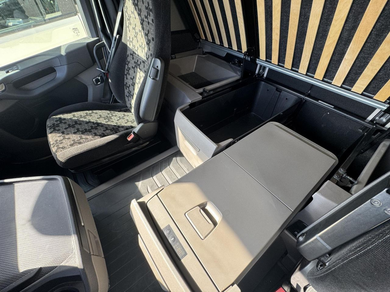 Cabeza tractora Scania R 460: foto 14