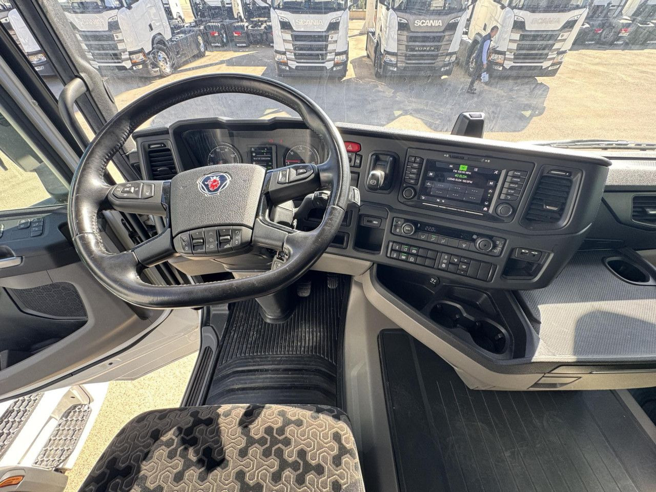 Cabeza tractora Scania R 460: foto 10