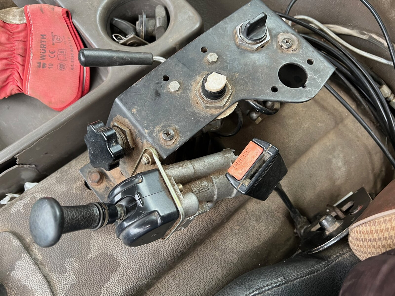 260-34 AHW 6x6 260-34 AHW 6x6, V8, Manual, Full Steel - Camión chasis: foto 4 260-34 AHW 6x6 260-34 AHW 6x6, V8, Manual, Full Steel - Camión chasis: foto 4