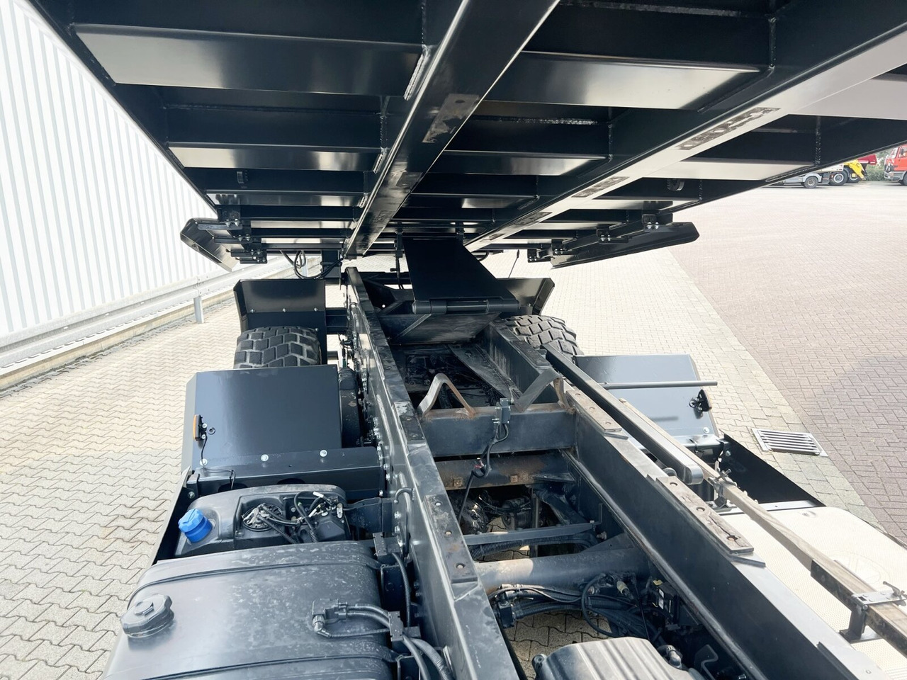 ASTRA HD9 86.56 8x6, 24m³ Mulde, Intarder ASTRA HD9 86.56 8x6, 24m³ Mulde, Intarder - Dúmper: foto 4 ASTRA HD9 86.56 8x6, 24m³ Mulde, Intarder ASTRA HD9 86.56 8x6, 24m³ Mulde, Intarder - Dúmper: foto 4