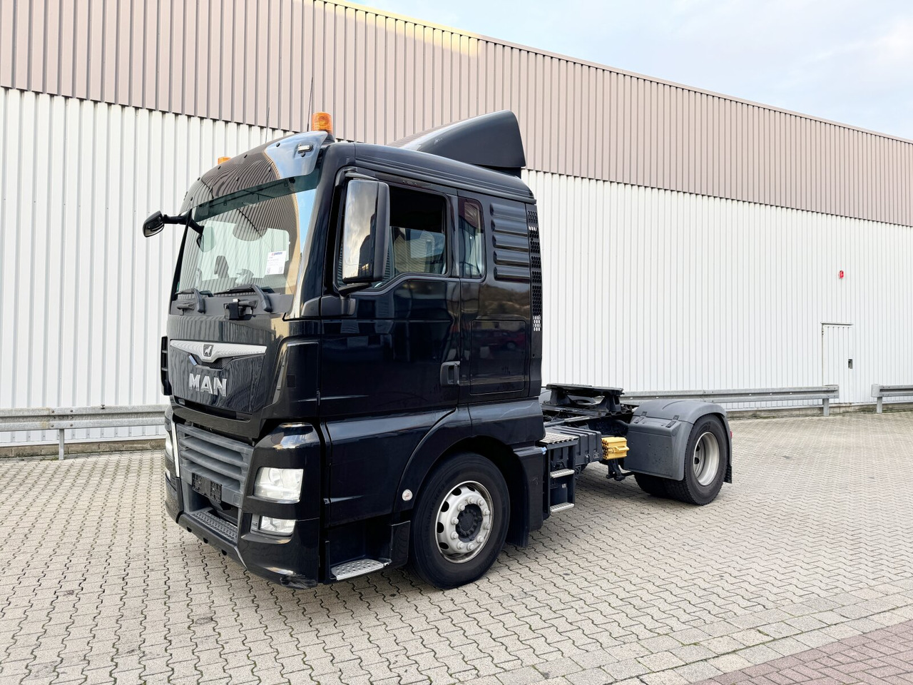 MAN TGX 18.420 4x2 BLS TGX 18.420 4X2 BLS, Retarder - Cabeza tractora: foto 1 MAN TGX 18.420 4x2 BLS TGX 18.420 4X2 BLS, Retarder - Cabeza tractora: foto 1