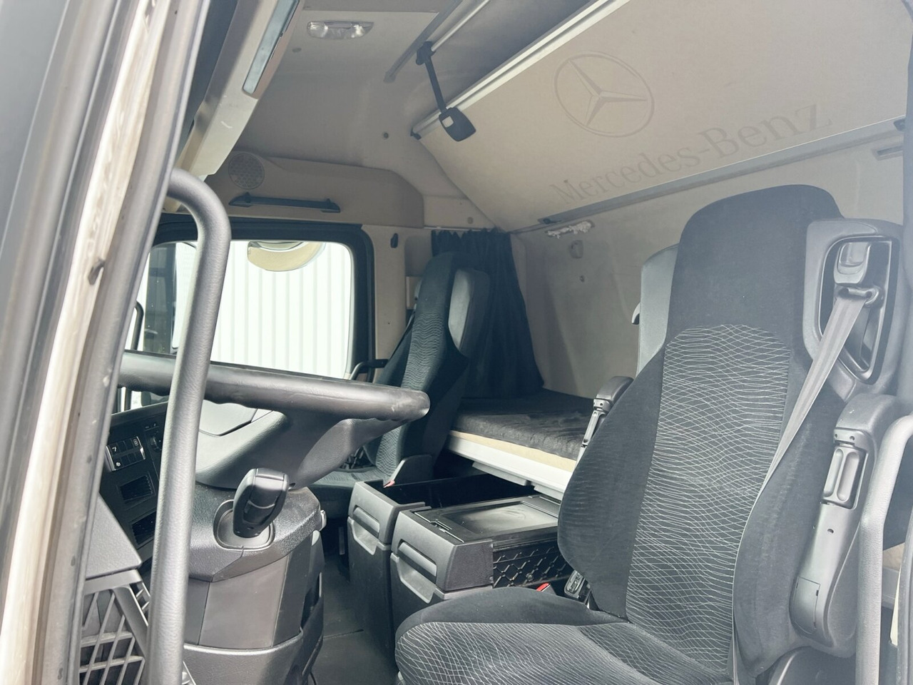 Mercedes-Benz Actros 1842 LS 4x2 Actros 1842 LS 4x2, 7x VORHANDEN - Cabeza tractora: foto 3 Mercedes-Benz Actros 1842 LS 4x2 Actros 1842 LS 4x2, 7x VORHANDEN - Cabeza tractora: foto 3