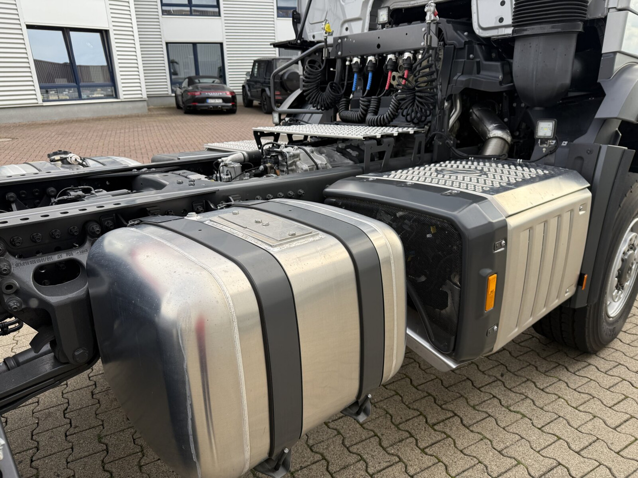 Mercedes-Benz Arocs 1853 AS 4x4 Arocs 1853 AS 4x4, Retarder, MultimediaCockpit, Navi - Cabeza tractora: foto 3 Mercedes-Benz Arocs 1853 AS 4x4 Arocs 1853 AS 4x4, Retarder, MultimediaCockpit, Navi - Cabeza tractora: foto 3