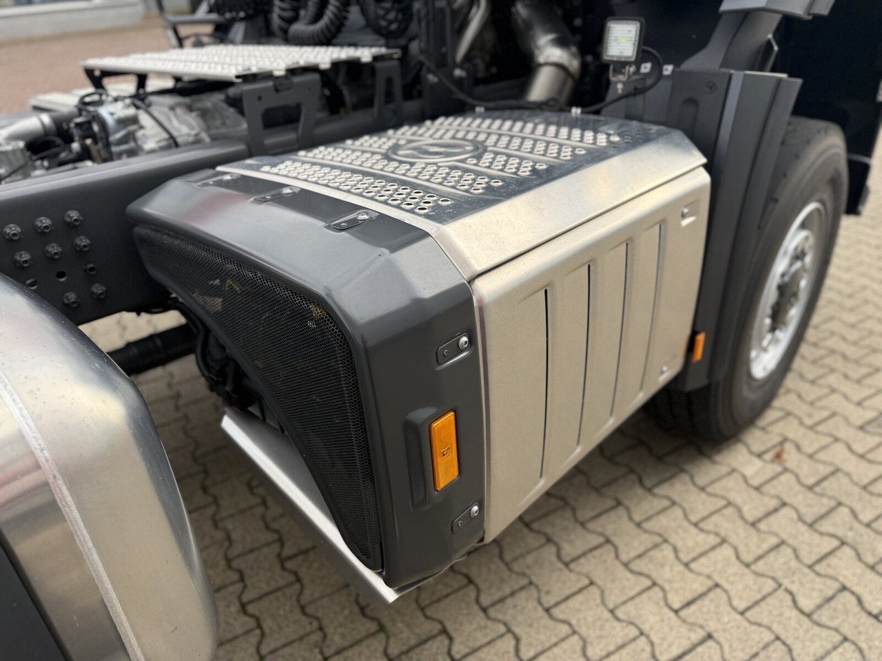Mercedes-Benz Arocs 1853 AS 4x4 Arocs 1853 AS 4x4, Retarder, MultimediaCockpit, Navi - Cabeza tractora: foto 3 Mercedes-Benz Arocs 1853 AS 4x4 Arocs 1853 AS 4x4, Retarder, MultimediaCockpit, Navi - Cabeza tractora: foto 3