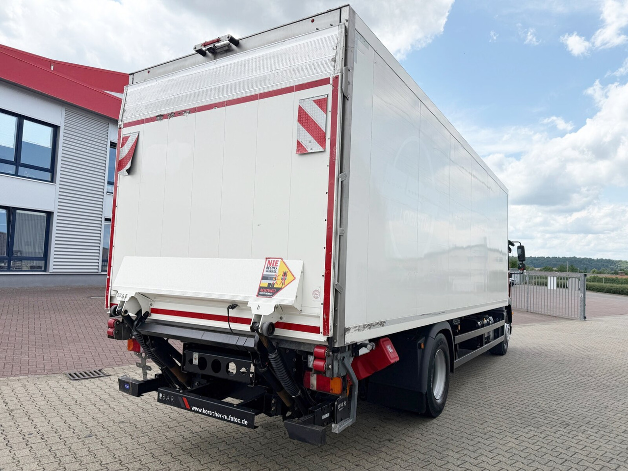 Camión MAN TGM 18.250 4x2 LL TGM 18.250 4x2 LL, Kühlkoffer, Carrier, Trennwand, LBW BÄR: foto 11