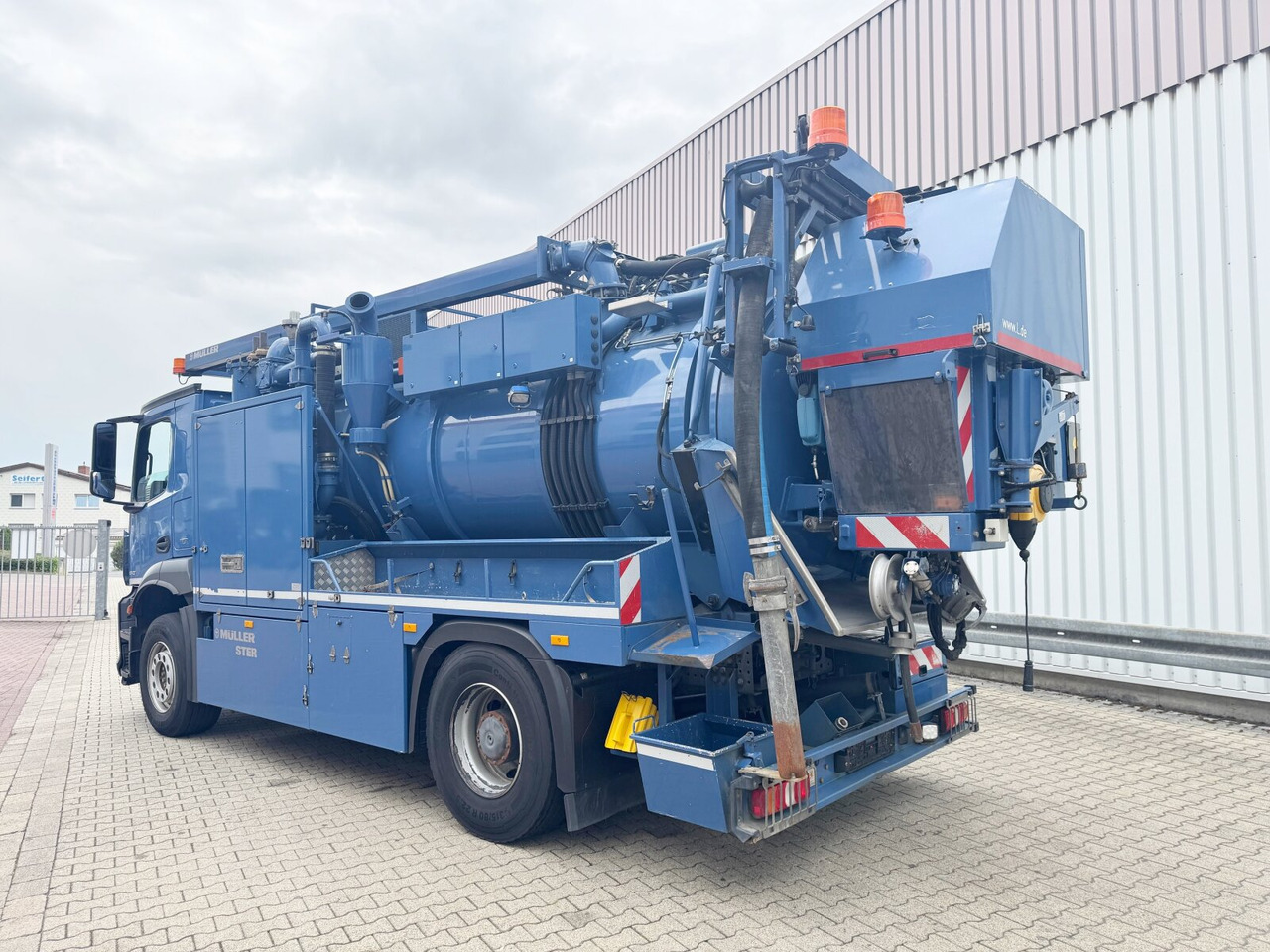 Mercedes-Benz Arocs 1843 L 4x2 Arocs 1843 L 4x2, Müller Canalmaster ca. 8m³, Standheizung, Funk - Camión: foto 4 Mercedes-Benz Arocs 1843 L 4x2 Arocs 1843 L 4x2, Müller Canalmaster ca. 8m³, Standheizung, Funk - Camión: foto 4