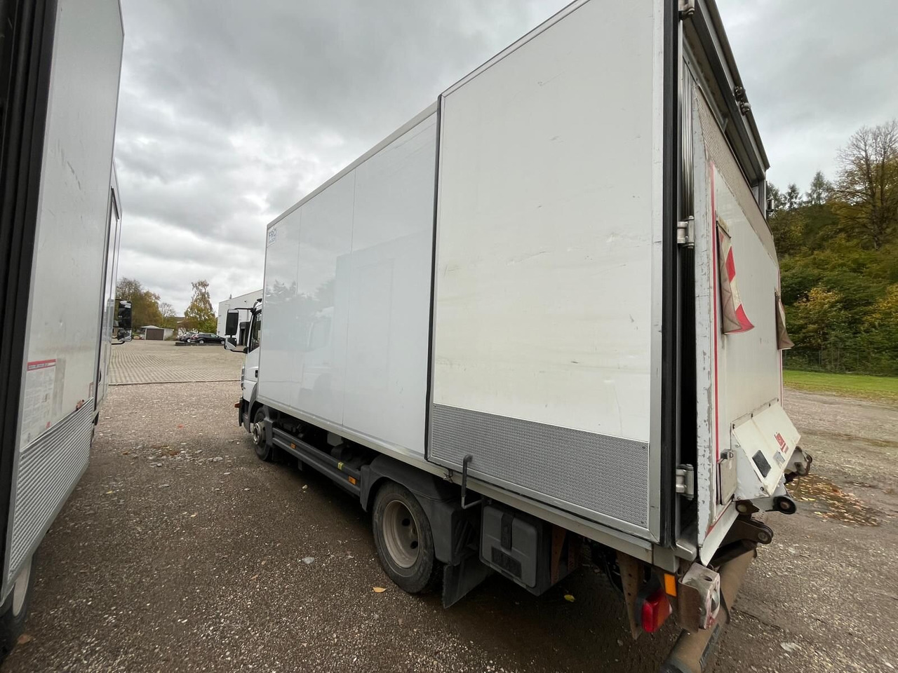 Mercedes-Benz Atego 816 4x2 Atego 816 4x2, Kühlkoffer, Trennwand, ThermoKing, LBW Sörensen - Camión: foto 4 Mercedes-Benz Atego 816 4x2 Atego 816 4x2, Kühlkoffer, Trennwand, ThermoKing, LBW Sörensen - Camión: foto 4