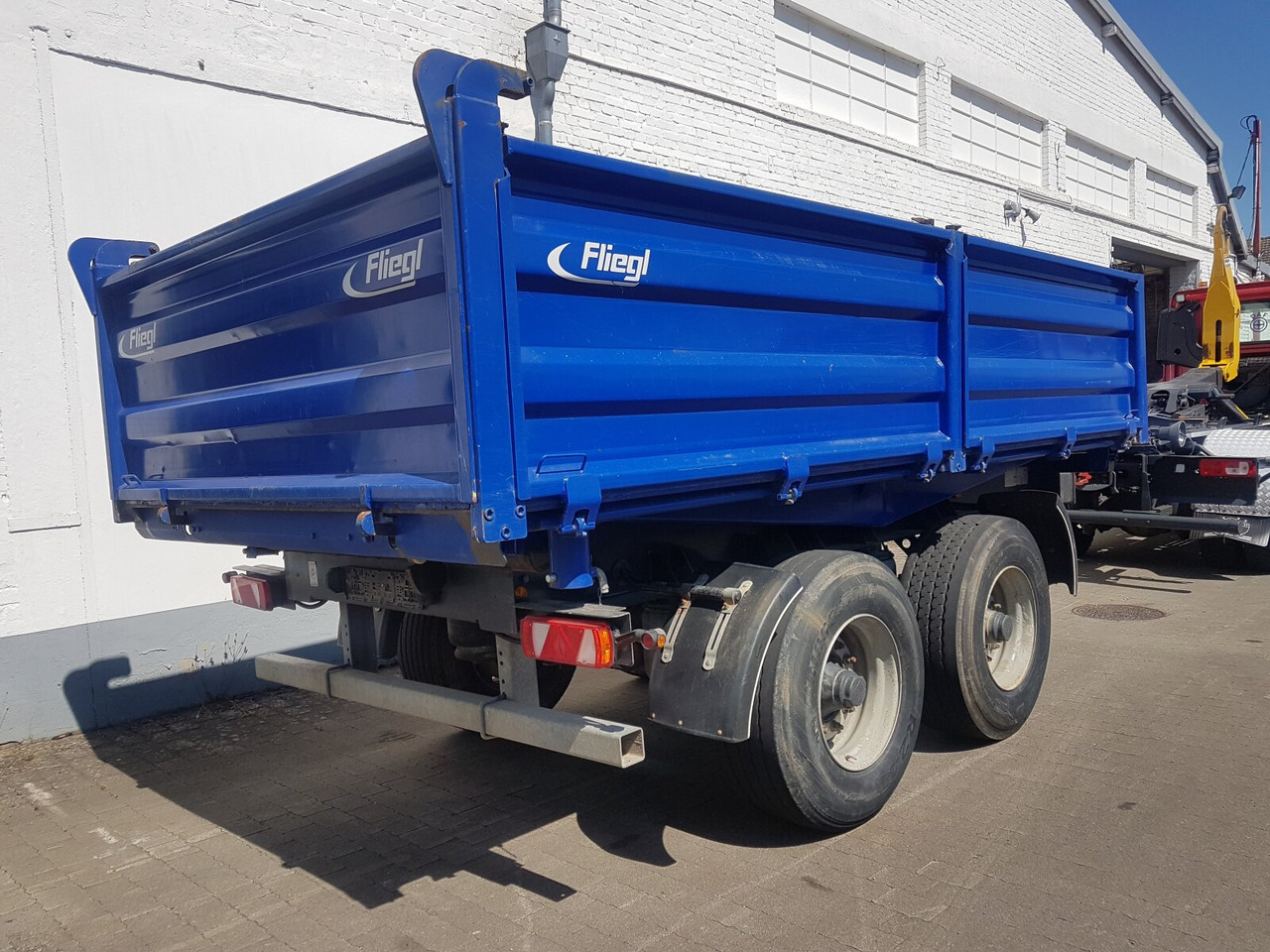 Fliegl TSK 180 TSK 180 - Remolque plataforma/ Caja abierta: foto 1 Fliegl TSK 180 TSK 180 - Remolque plataforma/ Caja abierta: foto 1