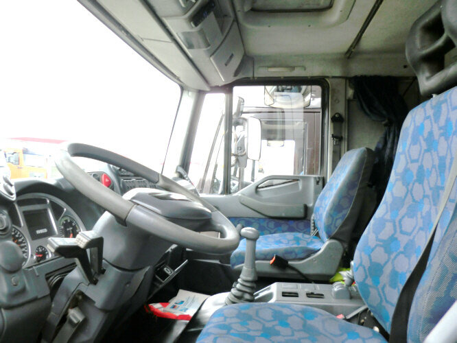 Iveco EuroCargo 75 E 17/4x2 EuroCargo 75 E 17/4x2, 6x VORHANDEN! - Camión caja cerrada: foto 5 Iveco EuroCargo 75 E 17/4x2 EuroCargo 75 E 17/4x2, 6x VORHANDEN! - Camión caja cerrada: foto 5