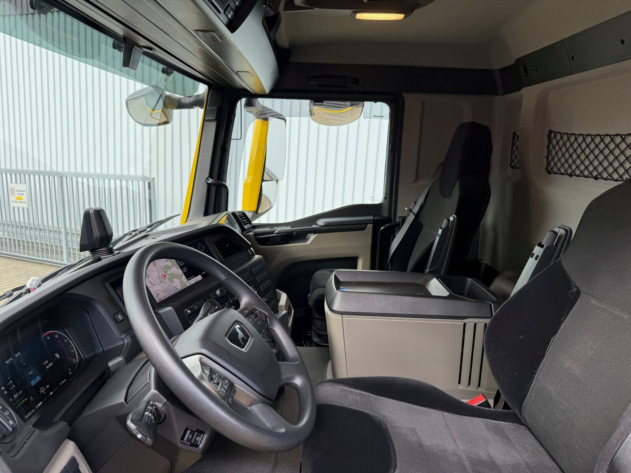 MAN TGS 26.470 6x6 BB TGS 26.470 6x6 BB, Hohe Bauart, Navi, Motorabtrieb, Bordmatik - Camión volquete: foto 5 MAN TGS 26.470 6x6 BB TGS 26.470 6x6 BB, Hohe Bauart, Navi, Motorabtrieb, Bordmatik - Camión volquete: foto 5