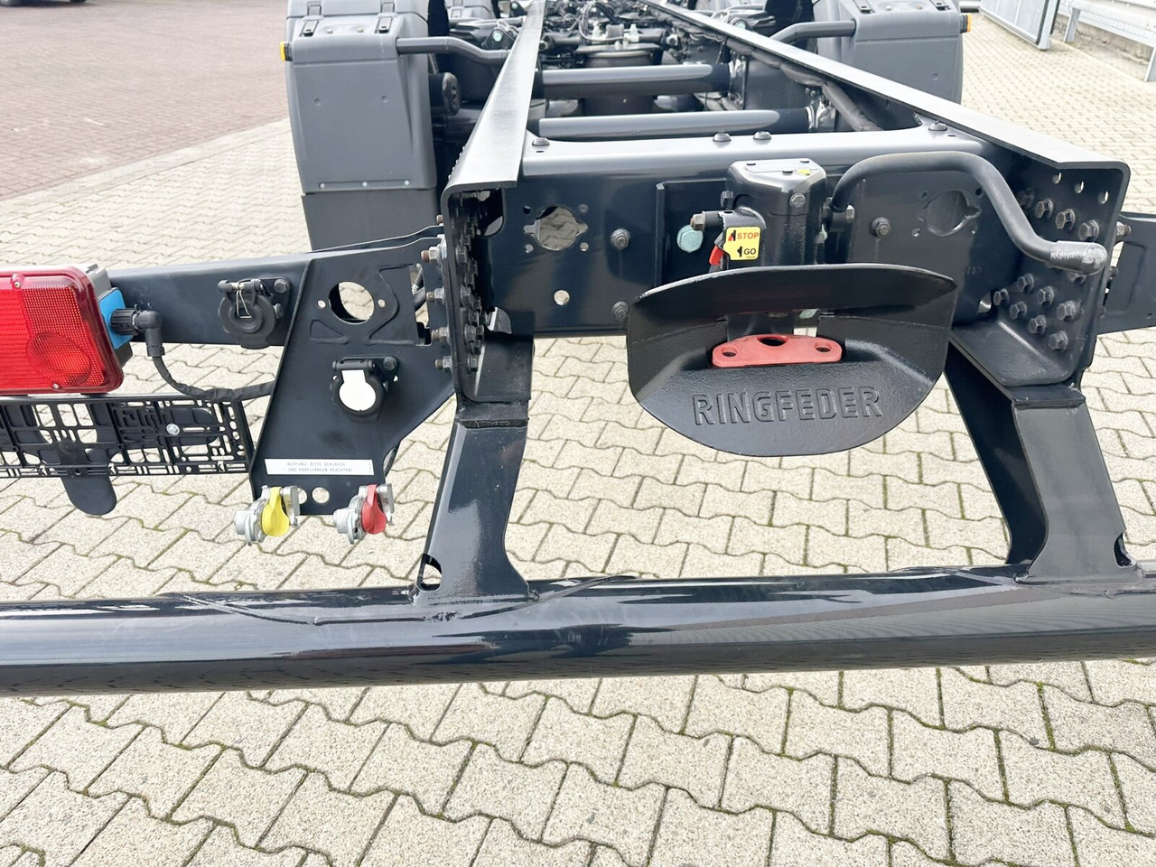 MAN TGS 26.480 6x2-4 LL TGS 26.480 6x2-4 LL, Retarder, Lenk-/Liftachse, Standklima - Camión chasis: foto 2 MAN TGS 26.480 6x2-4 LL TGS 26.480 6x2-4 LL, Retarder, Lenk-/Liftachse, Standklima - Camión chasis: foto 2