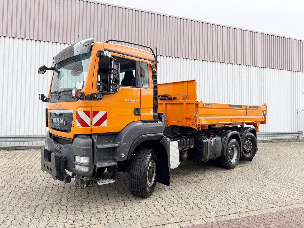 MAN TGS 28.400 6x4-4 BL TGS 28.400 6x4-4 BL, EEV, Lenk-/Liftachse, Wechselsystem - Camión volquete: foto 1 MAN TGS 28.400 6x4-4 BL TGS 28.400 6x4-4 BL, EEV, Lenk-/Liftachse, Wechselsystem - Camión volquete: foto 1