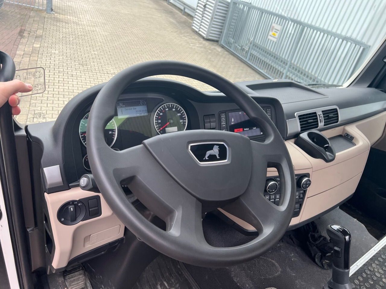 MAN TGS 33.360/440 6x4 BB TGS 33.360/440 6x4 BB, Häckslerkabine, NMV Nebenantrieb - Camión chasis: foto 3 MAN TGS 33.360/440 6x4 BB TGS 33.360/440 6x4 BB, Häckslerkabine, NMV Nebenantrieb - Camión chasis: foto 3