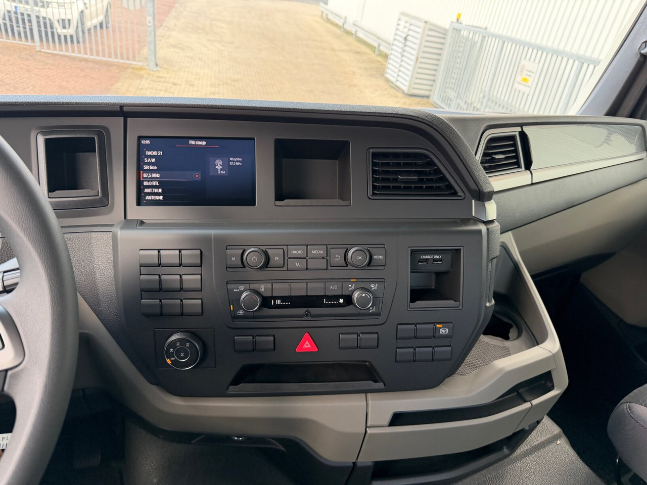 MAN TGS 33.440 6x6 BB CH TGS 33.440 6x6 BB CH, Hohe Bauart, Nebenantrieb - Camión chasis: foto 3 MAN TGS 33.440 6x6 BB CH TGS 33.440 6x6 BB CH, Hohe Bauart, Nebenantrieb - Camión chasis: foto 3