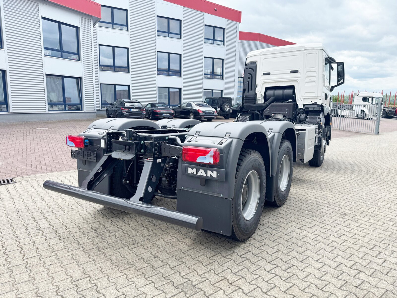 Leasing de MAN TGS 33.480 6x6 BB CH TGS 33.480 6x6 BB CH, Hohe Bauart, Nebenantrieb MAN TGS 33.480 6x6 BB CH TGS 33.480 6x6 BB CH, Hohe Bauart, Nebenantrieb: foto 10
