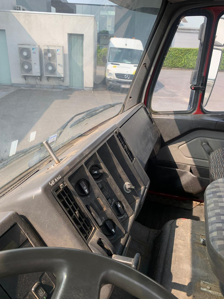 Mercedes-Benz -1722 1722 4x2 - Camión volquete, Camión grúa: foto 2 Mercedes-Benz -1722 1722 4x2 - Camión volquete, Camión grúa: foto 2