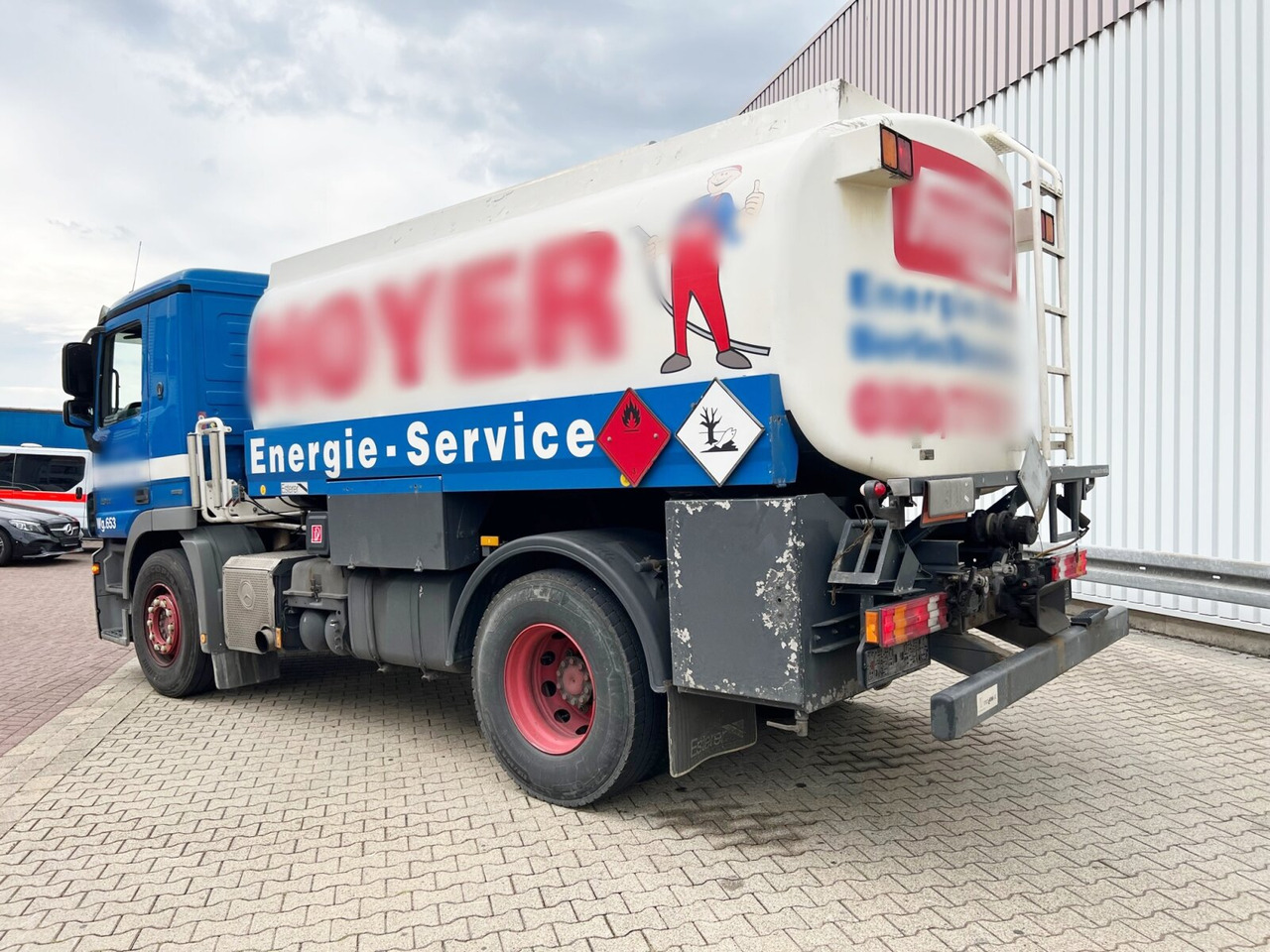 Mercedes-Benz Actros 1841 L 4x2 Actros 1841 L 4x2, Esterer-Tankaufbau, 3 Kammern, 14.000l, ADR - Camión cisterna: foto 3 Mercedes-Benz Actros 1841 L 4x2 Actros 1841 L 4x2, Esterer-Tankaufbau, 3 Kammern, 14.000l, ADR - Camión cisterna: foto 3