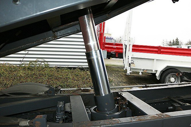 Mercedes-Benz Actros 1841L 4x2 1841L 4x2 Lück Getreidekipper, Retarder, MP3, 2x VORH.! - Camión volquete: foto 5 Mercedes-Benz Actros 1841L 4x2 1841L 4x2 Lück Getreidekipper, Retarder, MP3, 2x VORH.! - Camión volquete: foto 5
