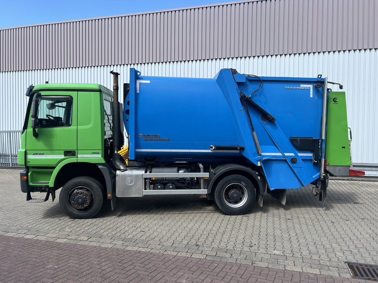 Camión de basura para transporte de basura Mercedes-Benz Actros 2032 LA 4x4 Actros 2032 LA 4x4, Faun Variopress 310 ca. 10m³, Zöller Schüttung: foto 12