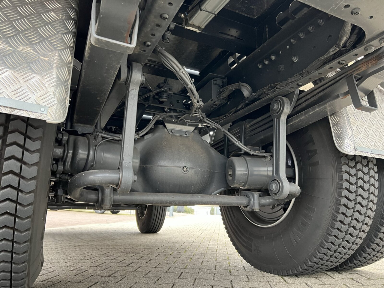 Camión chasis nuevo Mercedes-Benz Actros 2141 K 4x2 Actros 2141 K 4x2: foto 12