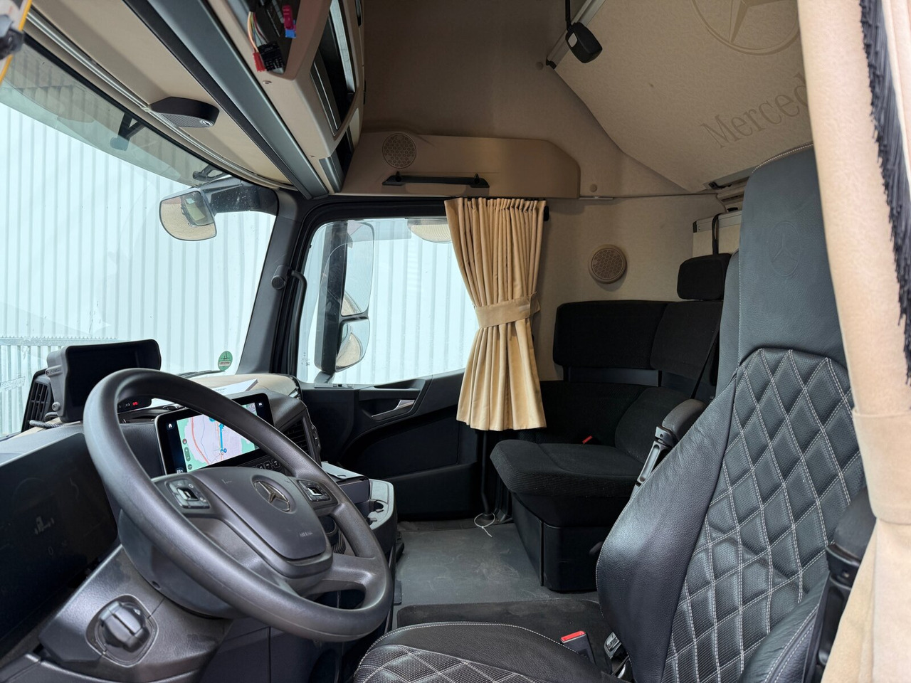Mercedes-Benz Actros 2552 L 6x2 Actros 2552 L 6x2, Lenk/Lift, Retarder, GigaSpace, LED, Motorabtrieb, Meiller Tectrum, Funk - Camión multibasculante: foto 5 Mercedes-Benz Actros 2552 L 6x2 Actros 2552 L 6x2, Lenk/Lift, Retarder, GigaSpace, LED, Motorabtrieb, Meiller Tectrum, Funk - Camión multibasculante: foto 5