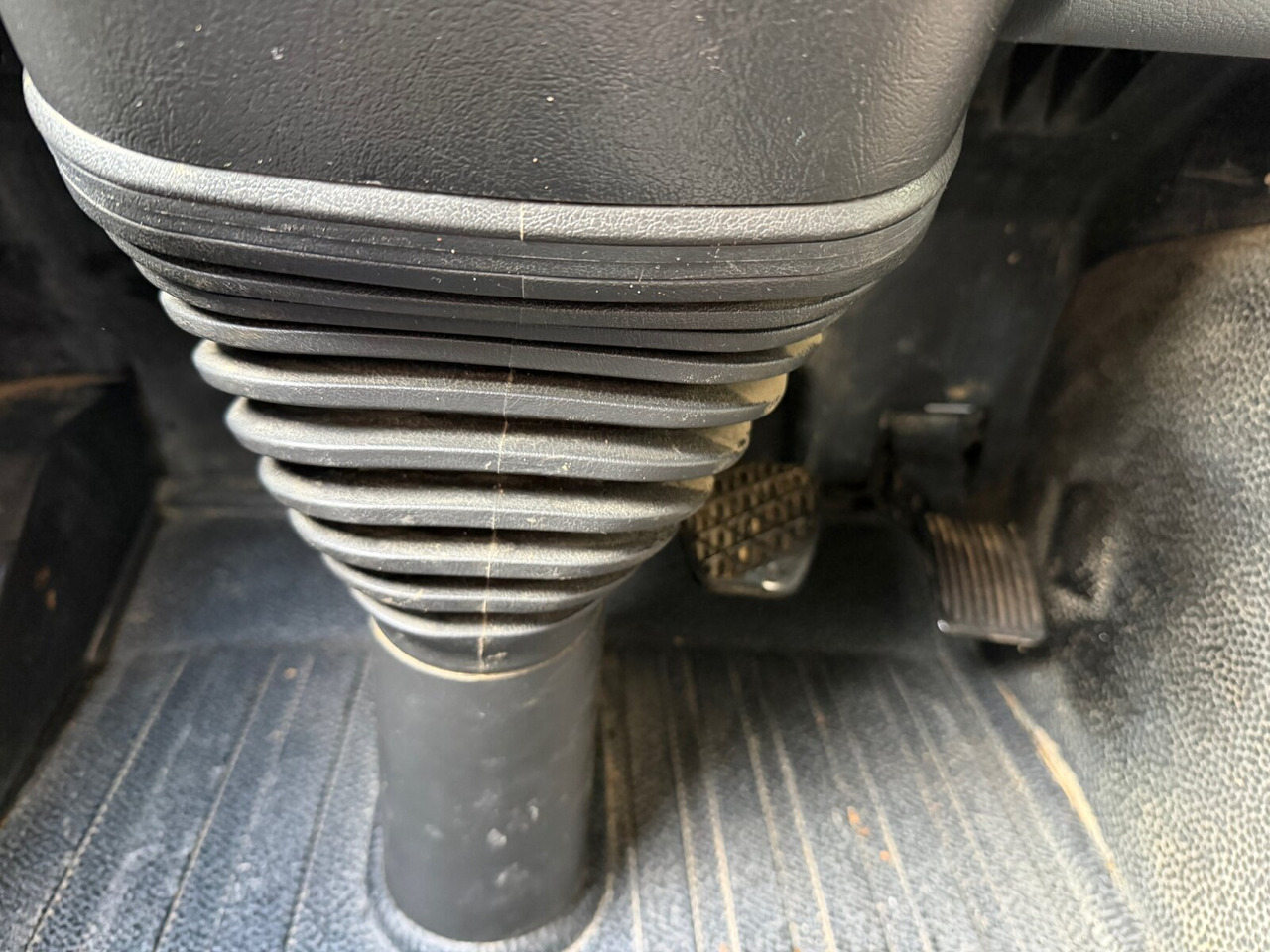 Mercedes-Benz Actros 2644 L 6x4 Actros 2644 L 6x4 - Camión multibasculante: foto 3 Mercedes-Benz Actros 2644 L 6x4 Actros 2644 L 6x4 - Camión multibasculante: foto 3