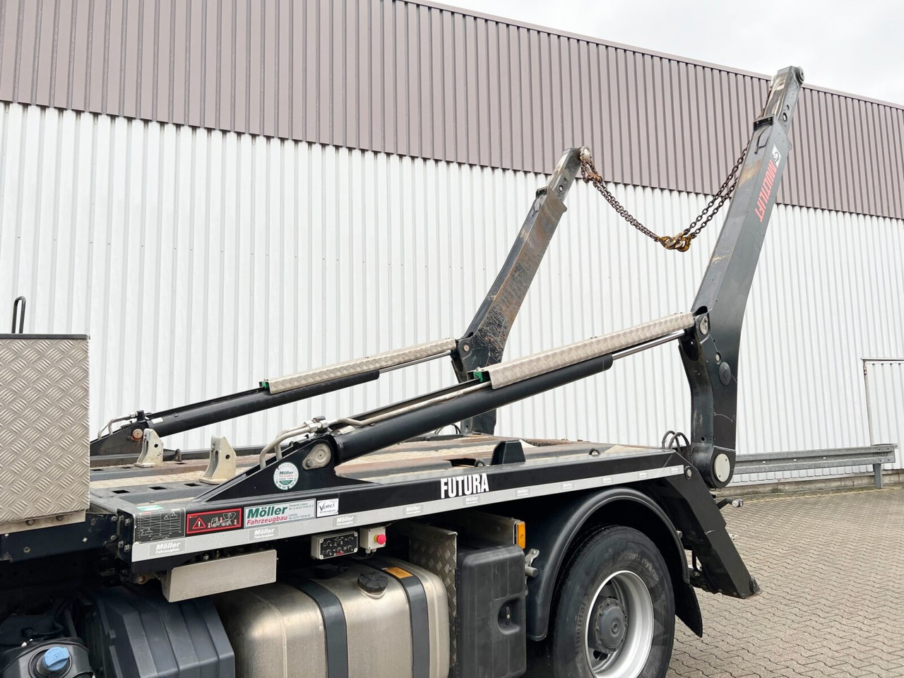 Mercedes-Benz Arocs 1830 K 4x2 Arocs 1830 K 4x2, Funk - Camión portacontenedor de cadenas: foto 2 Mercedes-Benz Arocs 1830 K 4x2 Arocs 1830 K 4x2, Funk - Camión portacontenedor de cadenas: foto 2