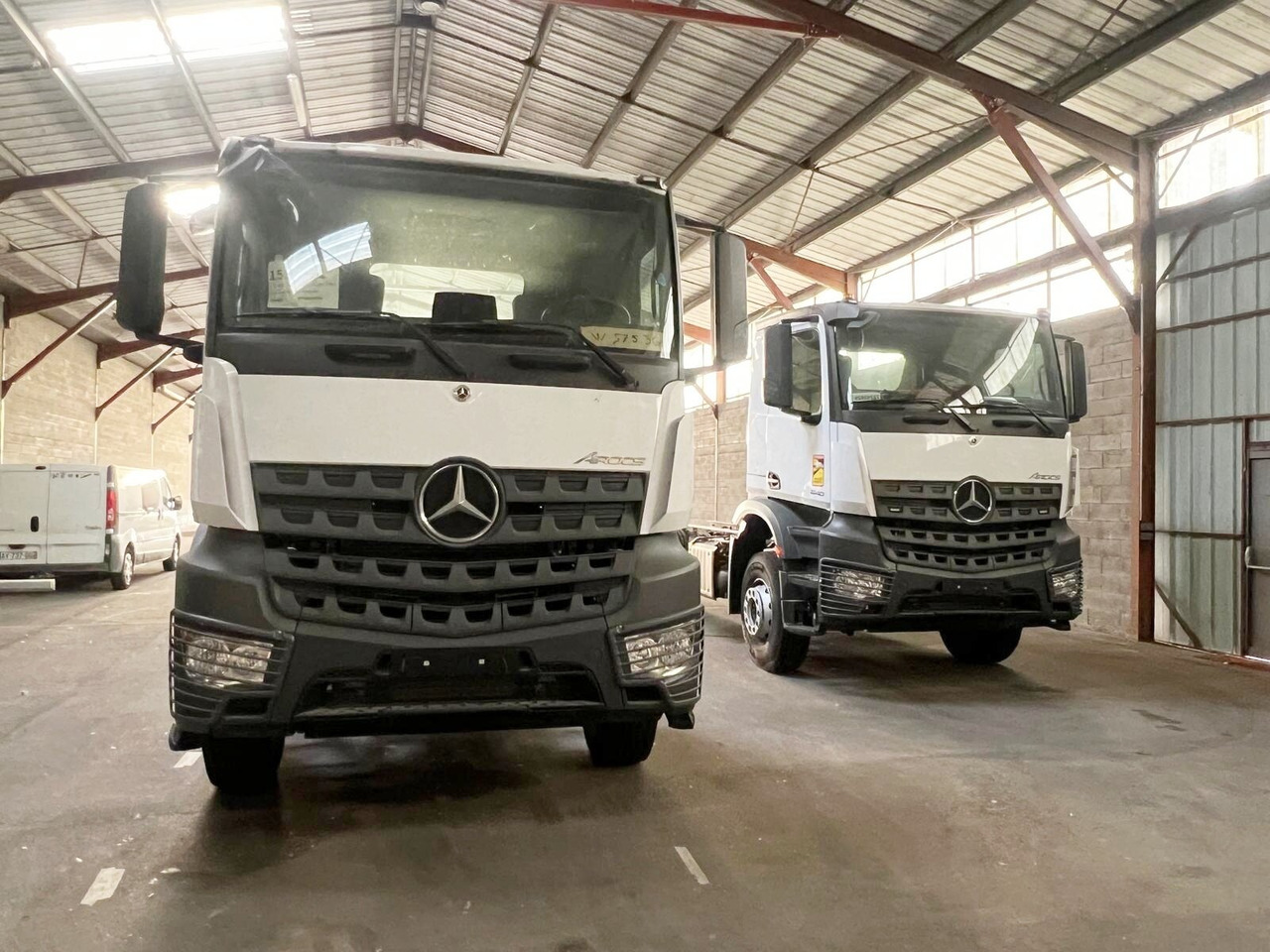 Mercedes-Benz Arocs 1840 K 4x2 Arocs 1840 K 4x2, MultimediaCockpit, 2x Nebenantrieb, NMV & Motorabtrieb - Camión chasis: foto 2 Mercedes-Benz Arocs 1840 K 4x2 Arocs 1840 K 4x2, MultimediaCockpit, 2x Nebenantrieb, NMV & Motorabtrieb - Camión chasis: foto 2