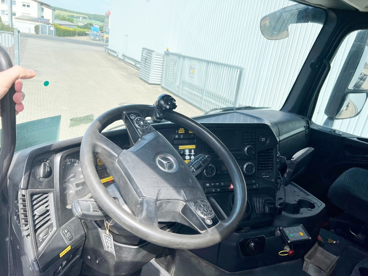 Mercedes-Benz Arocs 2642/45 K 6x4 Arocs 2642/45 K 6x4, Retarder, Motorabtrieb - Camión chasis: foto 2 Mercedes-Benz Arocs 2642/45 K 6x4 Arocs 2642/45 K 6x4, Retarder, Motorabtrieb - Camión chasis: foto 2