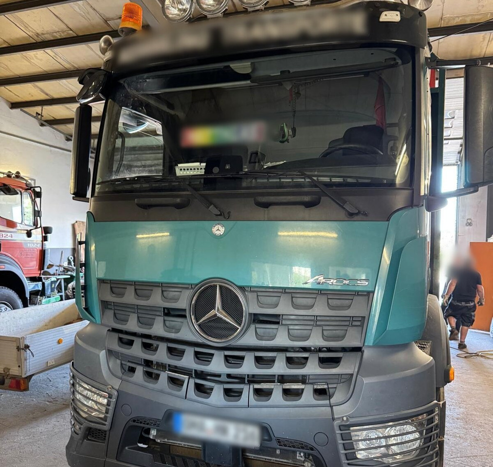 Mercedes-Benz Arocs 2648 6x4 Arocs 2648 6x4 mit Heckkran Epsilon M12Z83, Krankabine - Camión forestal, Camión grúa: foto 3 Mercedes-Benz Arocs 2648 6x4 Arocs 2648 6x4 mit Heckkran Epsilon M12Z83, Krankabine - Camión forestal, Camión grúa: foto 3