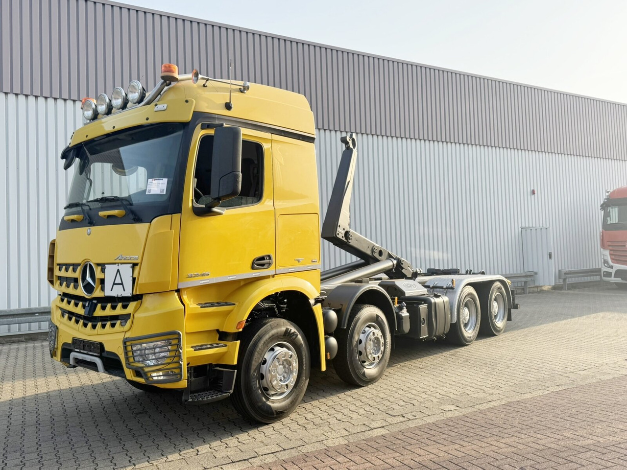 Mercedes-Benz Arocs 3245 LK 8x4/4 Arocs 3245 LK 8x4/4, Navi, Motorabtrieb, Meiller RK 30.67, Funk - Camión multibasculante: foto 1 Mercedes-Benz Arocs 3245 LK 8x4/4 Arocs 3245 LK 8x4/4, Navi, Motorabtrieb, Meiller RK 30.67, Funk - Camión multibasculante: foto 1