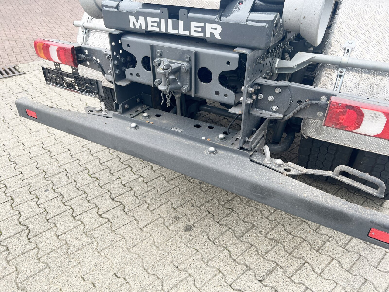 Mercedes-Benz Arocs 4142/48 8x4/4 Arocs 4142/48  8x4/4, Grounder, Meiller RS26 62-K, Funk - Camión multibasculante: foto 3 Mercedes-Benz Arocs 4142/48 8x4/4 Arocs 4142/48  8x4/4, Grounder, Meiller RS26 62-K, Funk - Camión multibasculante: foto 3