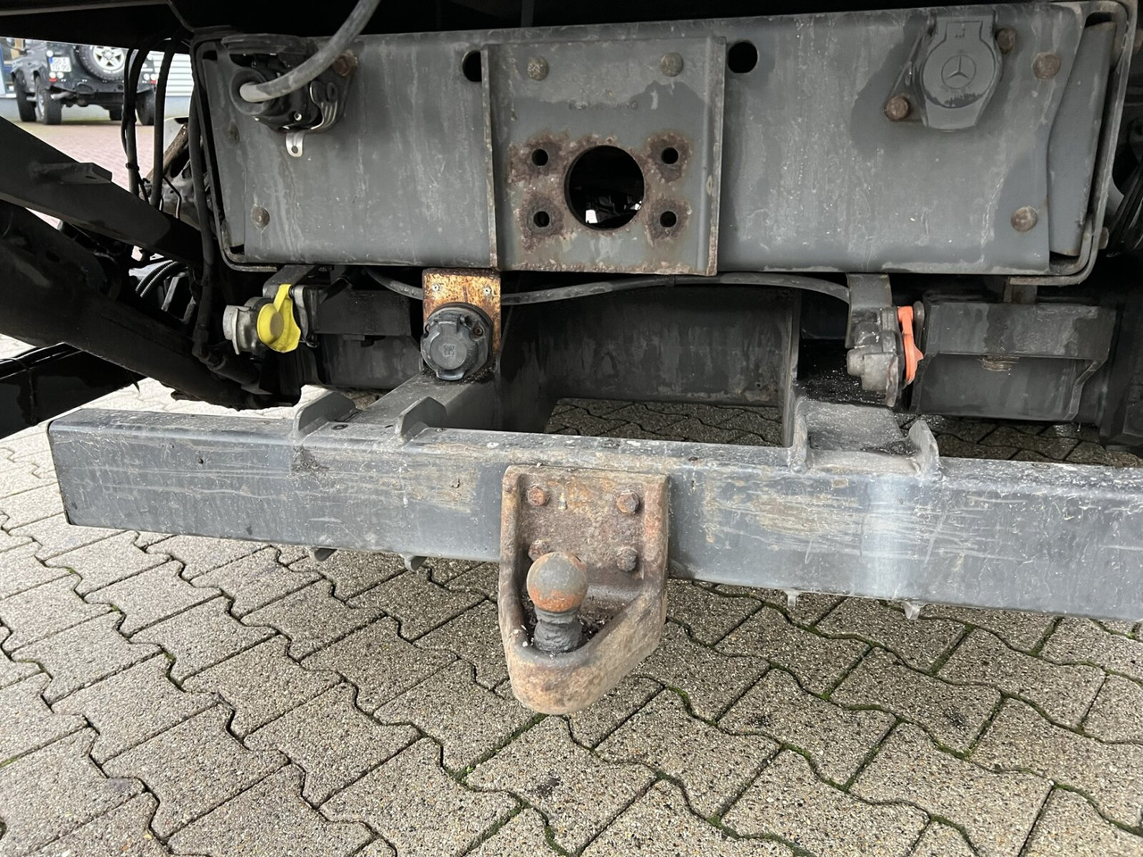 Mercedes-Benz Atego 1018 L 4x2 Atego 1018 L 4x2 mit MBB LBW - Camión caja cerrada: foto 3 Mercedes-Benz Atego 1018 L 4x2 Atego 1018 L 4x2 mit MBB LBW - Camión caja cerrada: foto 3