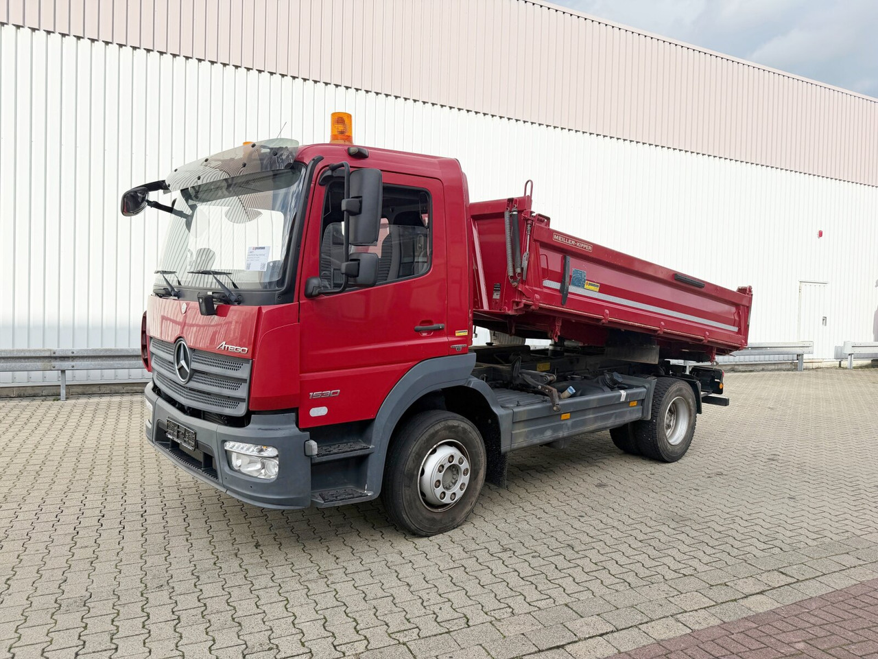 Mercedes-Benz Atego 1530 K 4x2 Atego 1530 K 4x2, 2x AHK - Camión volquete: foto 1 Mercedes-Benz Atego 1530 K 4x2 Atego 1530 K 4x2, 2x AHK - Camión volquete: foto 1
