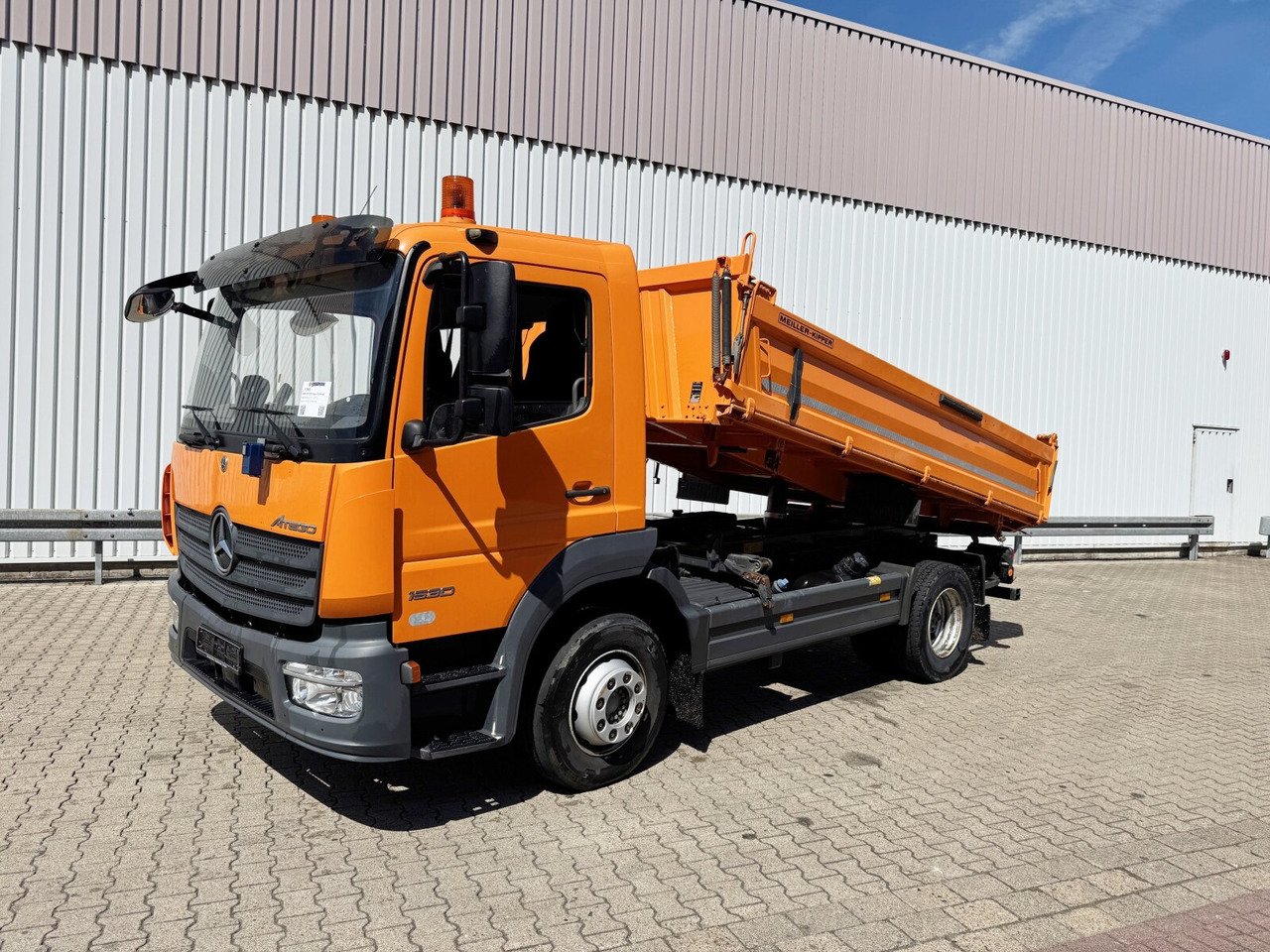 Mercedes-Benz Atego 1530 K 4x2 Atego 1530 K 4x2, Meiller 3-Seiten, 2x AHK - Camión volquete: foto 1 Mercedes-Benz Atego 1530 K 4x2 Atego 1530 K 4x2, Meiller 3-Seiten, 2x AHK - Camión volquete: foto 1