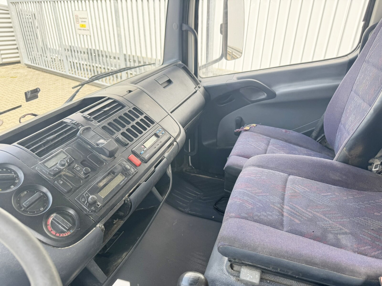 Mercedes-Benz Atego 815 K 4x2 Atego 815 K 4x2, 2 x AHK, Meiller - Camión volquete: foto 2 Mercedes-Benz Atego 815 K 4x2 Atego 815 K 4x2, 2 x AHK, Meiller - Camión volquete: foto 2