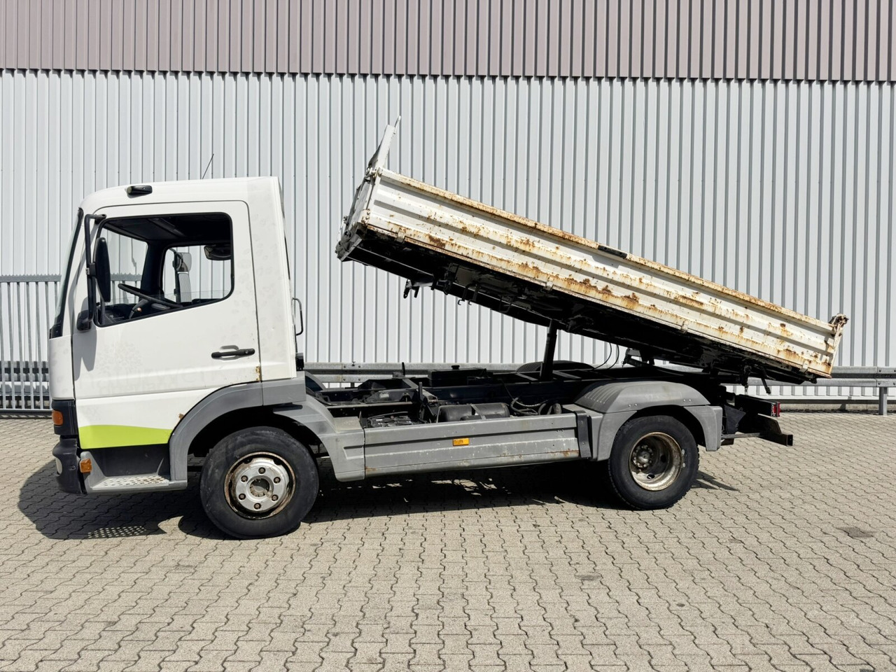 Mercedes-Benz Atego 815 K 4x2 Atego 815 K 4x2, 2 x AHK, Meiller - Camión volquete: foto 3 Mercedes-Benz Atego 815 K 4x2 Atego 815 K 4x2, 2 x AHK, Meiller - Camión volquete: foto 3