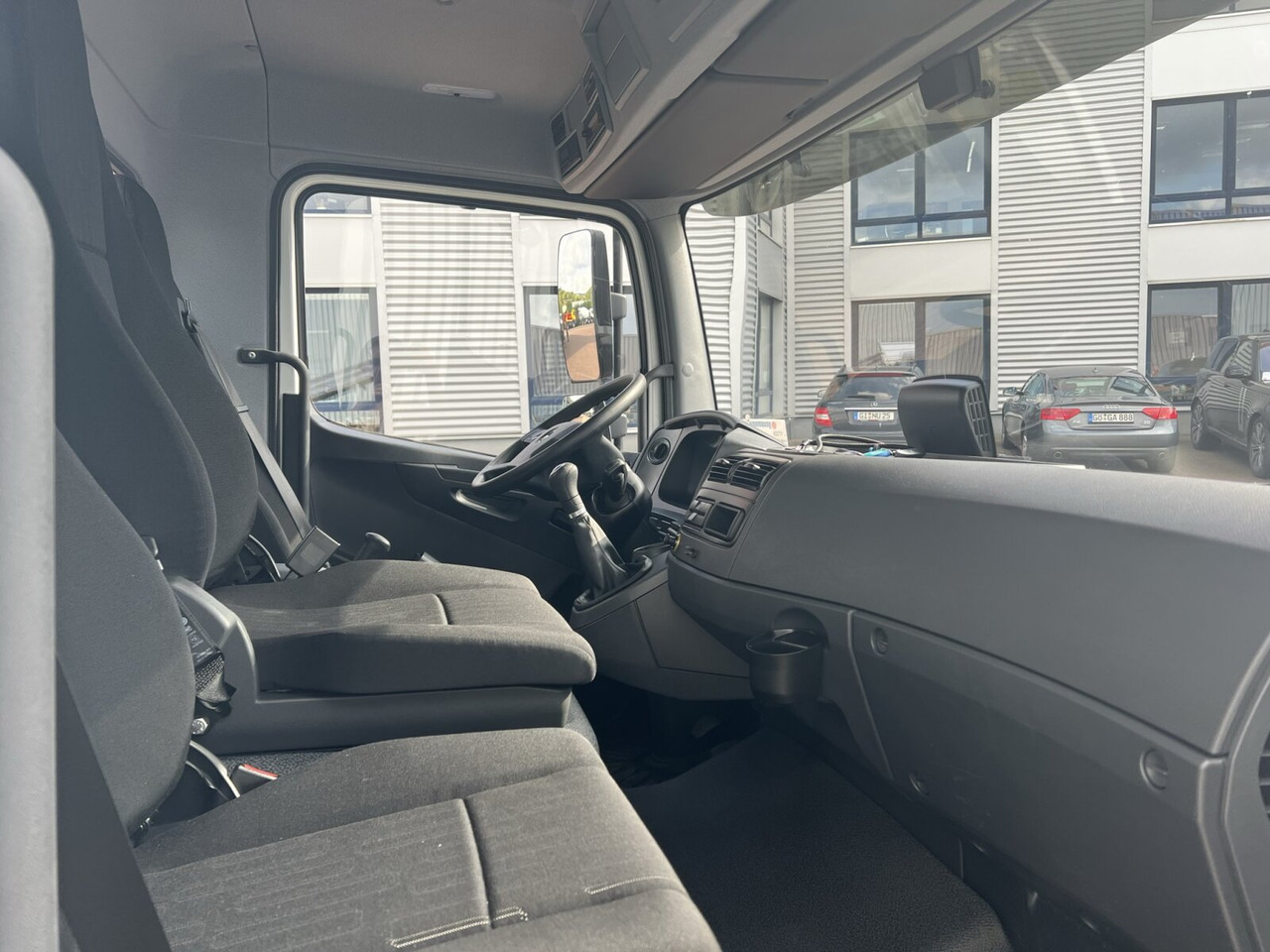 Mercedes-Benz Atego 818/23 K 4x2 Atego 818/23 K 4x2, 2x AHK, Meiller-Kipper, mehrfach Vorhanden! - Camión volquete: foto 5 Mercedes-Benz Atego 818/23 K 4x2 Atego 818/23 K 4x2, 2x AHK, Meiller-Kipper, mehrfach Vorhanden! - Camión volquete: foto 5