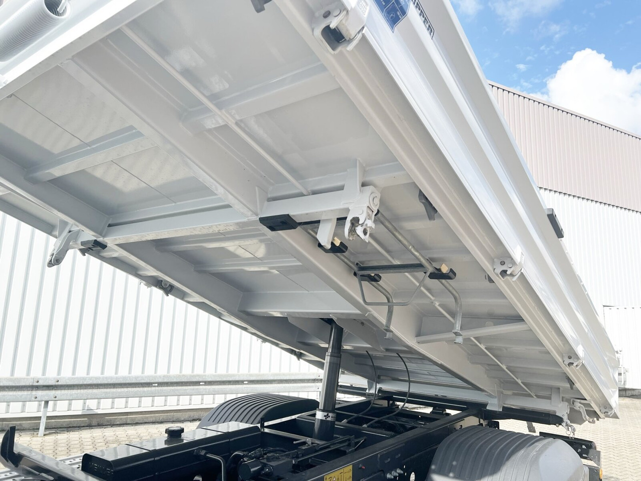 Camión volquete Mercedes-Benz Atego 818/23 K 4x2 Atego 818/23 K 4x2, 2x AHK, Meiller-Kipper, mehrfach Vorhanden!: foto 9 Camión volquete Mercedes-Benz Atego 818/23 K 4x2 Atego 818/23 K 4x2, 2x AHK, Meiller-Kipper, mehrfach Vorhanden!: foto 9