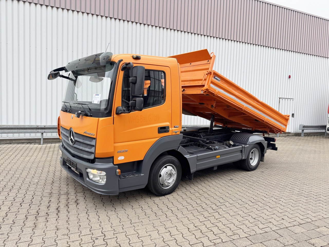 Mercedes-Benz Atego 823 K 4x2 Atego 823 K 4x2, 2x AHK - Camión volquete: foto 1 Mercedes-Benz Atego 823 K 4x2 Atego 823 K 4x2, 2x AHK - Camión volquete: foto 1