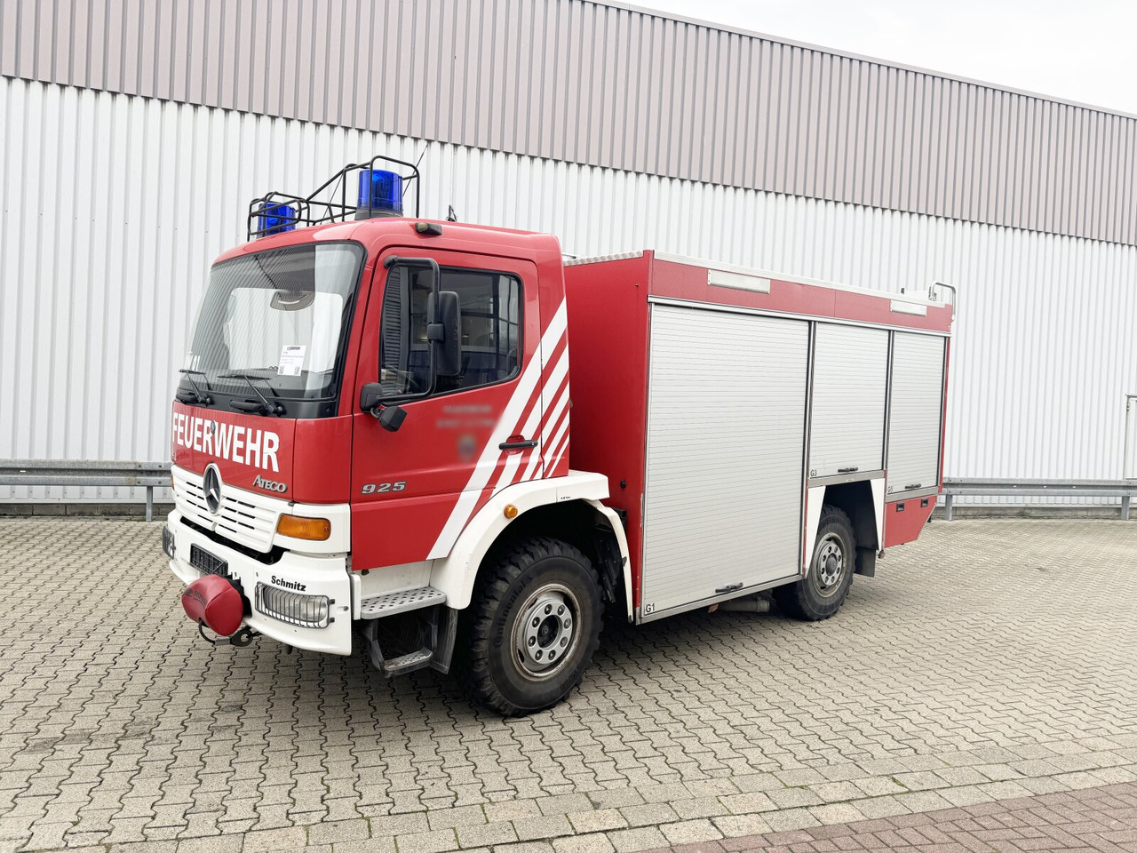 Mercedes-Benz Atego 925 4x4, Rüstwagen RW1 Atego 925 4x4, Seilwinde, Einzelbereifung, Rüstwagen RW1 - Ambulancia: foto 1 Mercedes-Benz Atego 925 4x4, Rüstwagen RW1 Atego 925 4x4, Seilwinde, Einzelbereifung, Rüstwagen RW1 - Ambulancia: foto 1