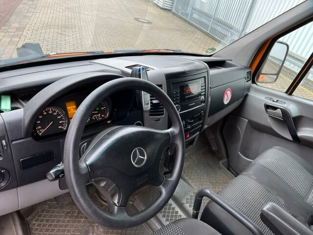 Mercedes-Benz Sprinter 515 CDI 4x2 Sprinter 515 CDI 4x2 - Furgón: foto 4 Mercedes-Benz Sprinter 515 CDI 4x2 Sprinter 515 CDI 4x2 - Furgón: foto 4