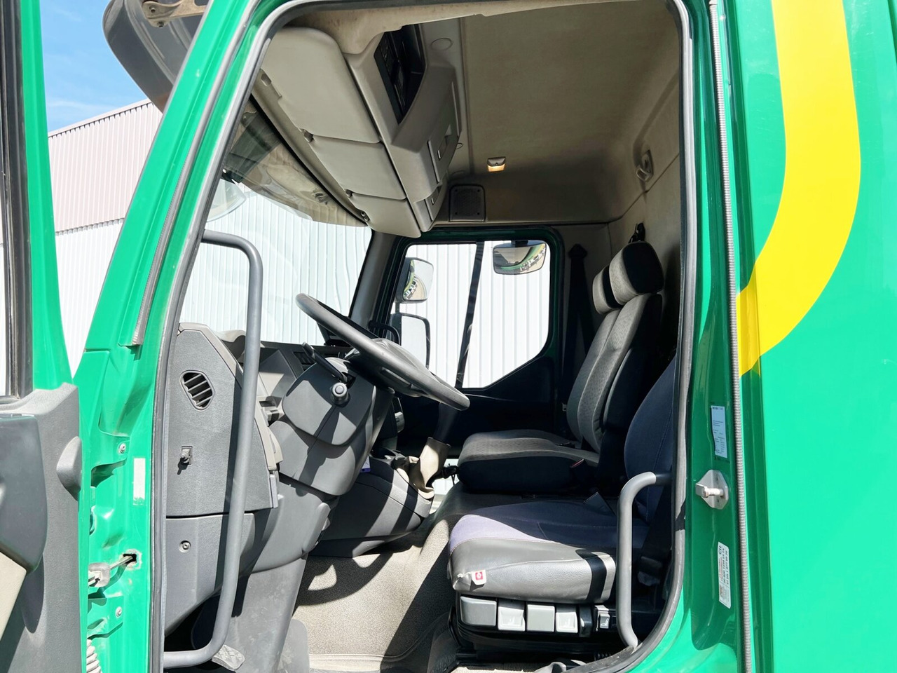 Foto del interior 1: Camión chasis Renault Midlum 220.12 4x2 Midlum 220.12 4x2, BDF verschiedene Größen