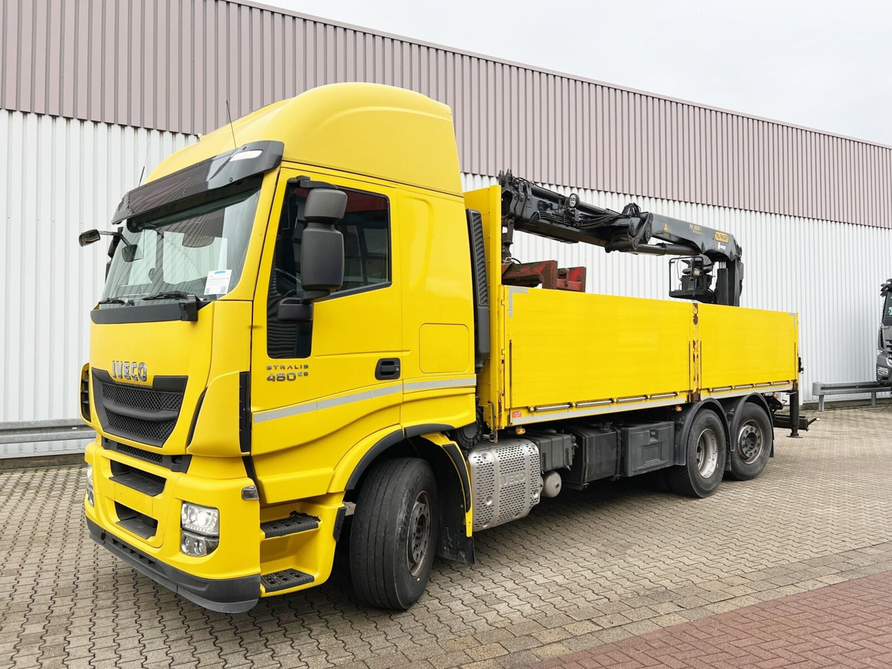 Stralis AS260SY48 6x2/4 Stralis AS260SY48 6x2/4, Kran Palfinger PK18001L am Heck, Lenk-/Liftachse - Camión grúa, Camión caja abierta: foto 1 Stralis AS260SY48 6x2/4 Stralis AS260SY48 6x2/4, Kran Palfinger PK18001L am Heck, Lenk-/Liftachse - Camión grúa, Camión caja abierta: foto 1