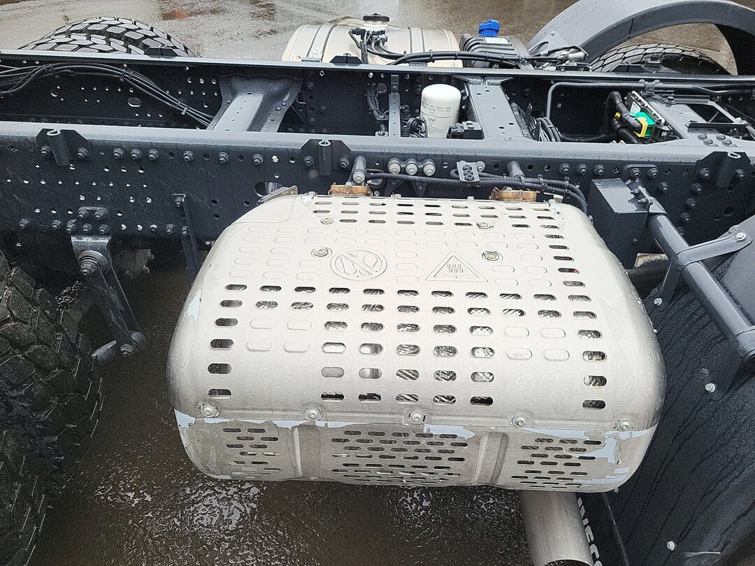 T-Way AT410T51 8x4 T-Way AT410T51 8x4, Retarder, Nebenantrieb, 4x VORHANDEN! - Camión chasis: foto 3 T-Way AT410T51 8x4 T-Way AT410T51 8x4, Retarder, Nebenantrieb, 4x VORHANDEN! - Camión chasis: foto 3