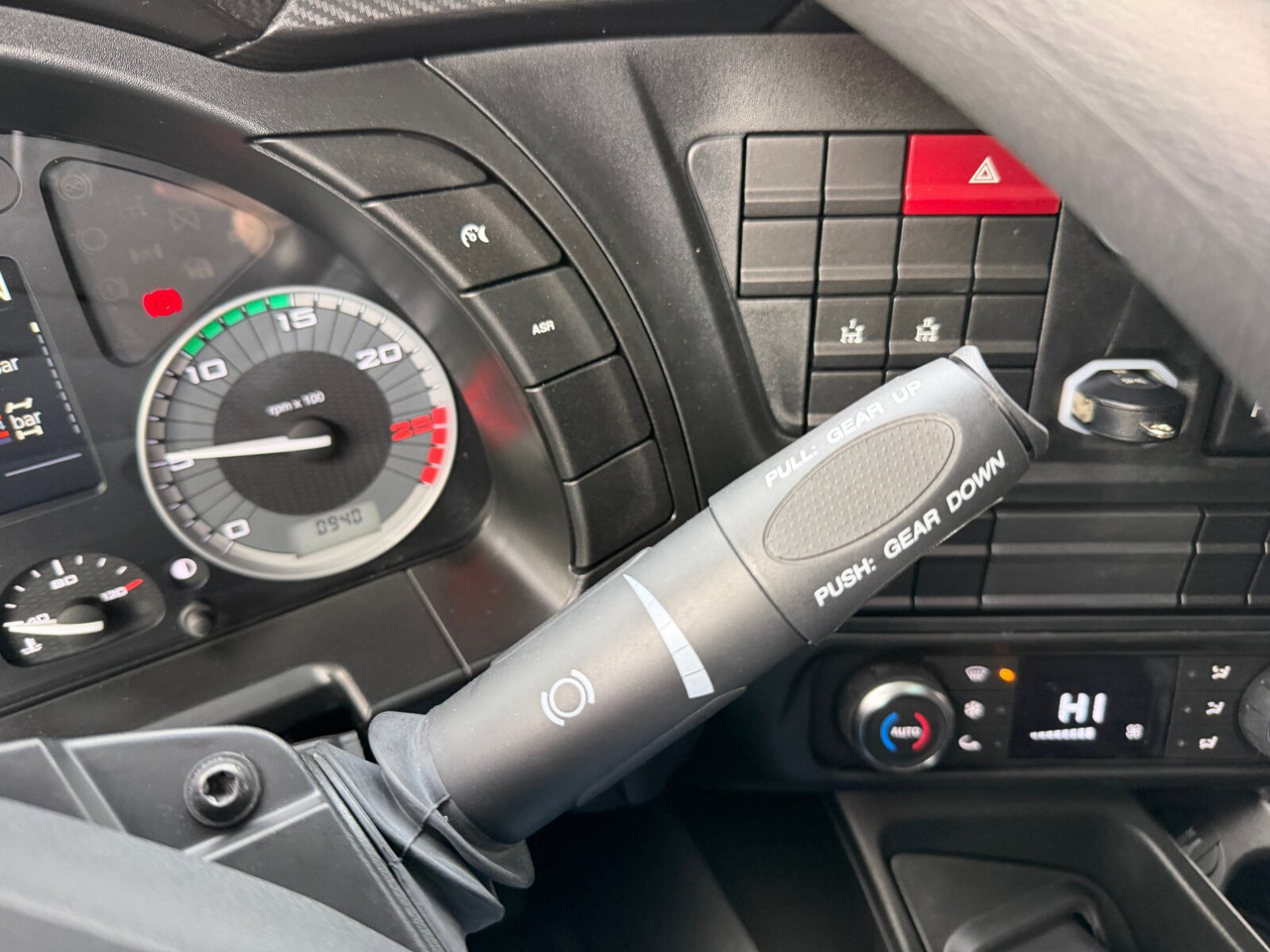 T-Way AT410T51 8x4 T-Way AT410T51 8x4, Retarder, Nebenantrieb, 4x VORHANDEN! - Camión chasis: foto 5 T-Way AT410T51 8x4 T-Way AT410T51 8x4, Retarder, Nebenantrieb, 4x VORHANDEN! - Camión chasis: foto 5