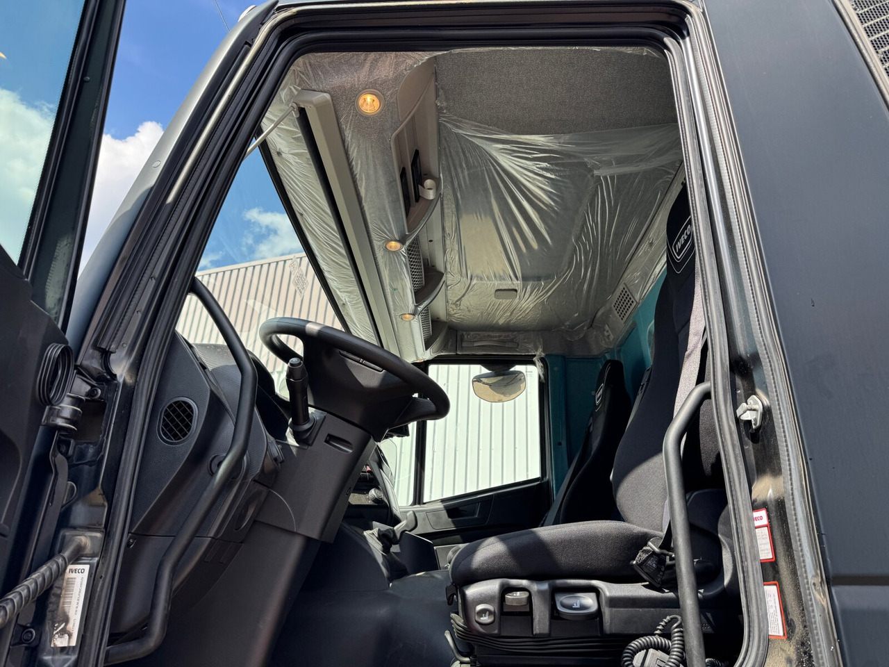 X-Way AD360X40Z/P 8x4 X-Way AD360X40Z/P 8x4 - Camión volquete: foto 2 X-Way AD360X40Z/P 8x4 X-Way AD360X40Z/P 8x4 - Camión volquete: foto 2